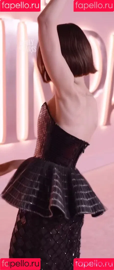 Lily Collins / lily_collins / lilyjcollins Onlyfans Photo Gallery 