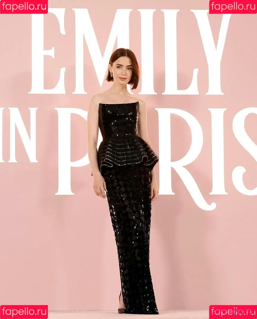 Lily Collins / lily_collins / lilyjcollins Onlyfans Photo Gallery 