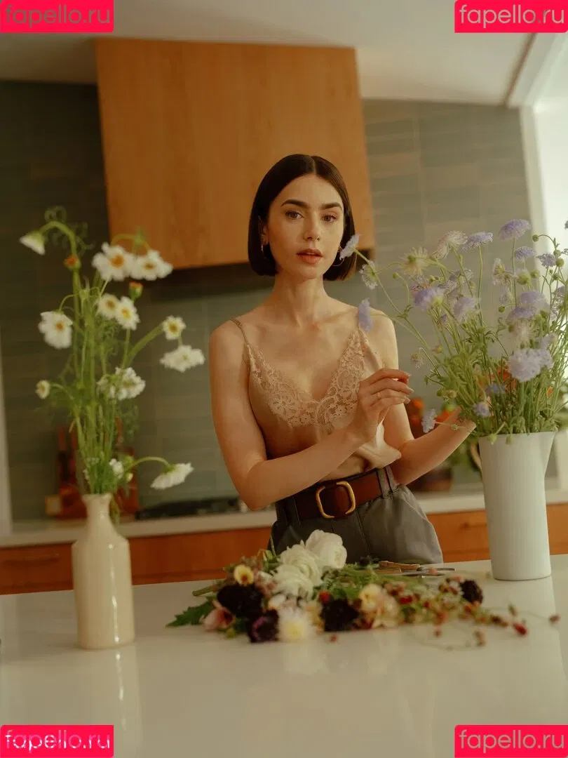 Lily Collins / lily_collins / lilyjcollins Onlyfans Photo Gallery 
