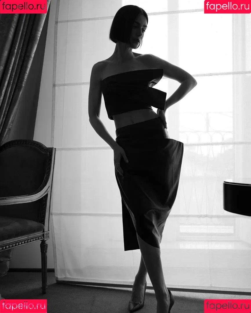 Lily Collins / lily_collins / lilyjcollins Onlyfans Photo Gallery 