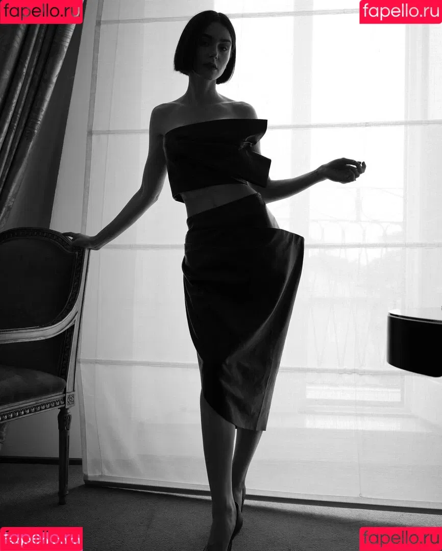 Lily Collins / lily_collins / lilyjcollins Onlyfans Photo Gallery 