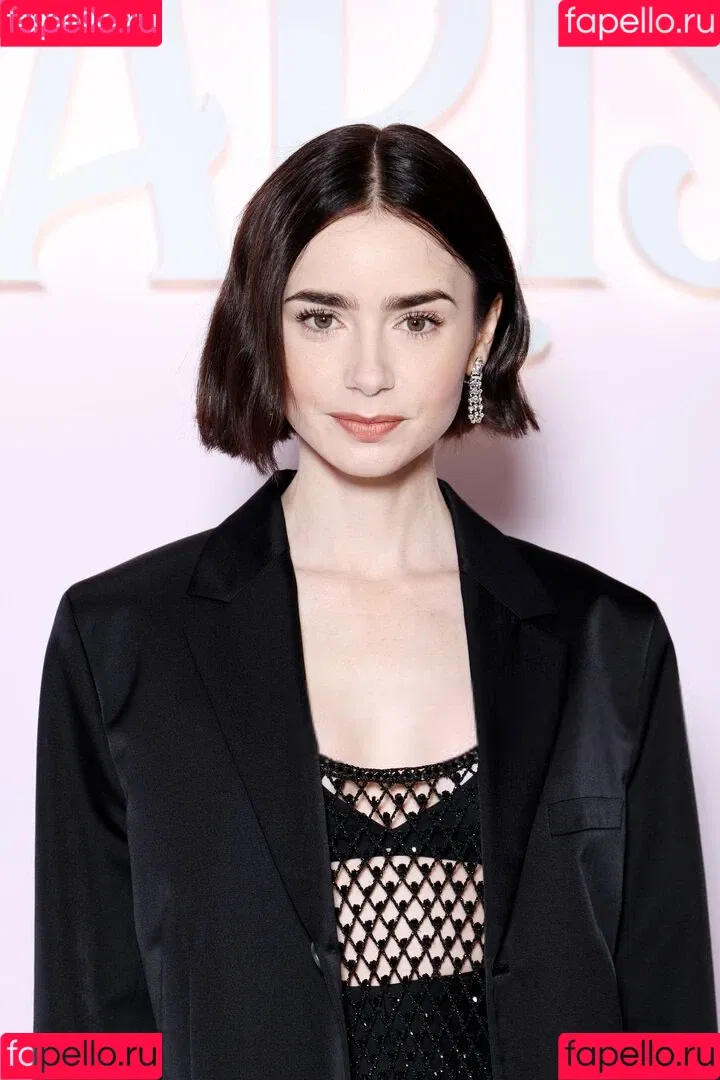 Lily Collins / lily_collins / lilyjcollins Onlyfans Photo Gallery 