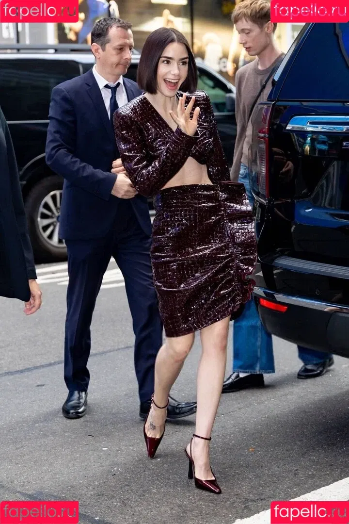 Lily Collins / lily_collins / lilyjcollins Onlyfans Photo Gallery 