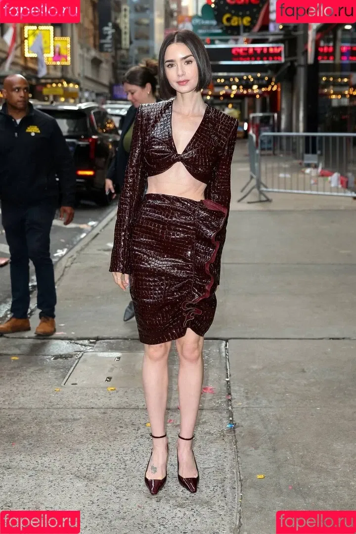 Lily Collins / lily_collins / lilyjcollins Onlyfans Photo Gallery 
