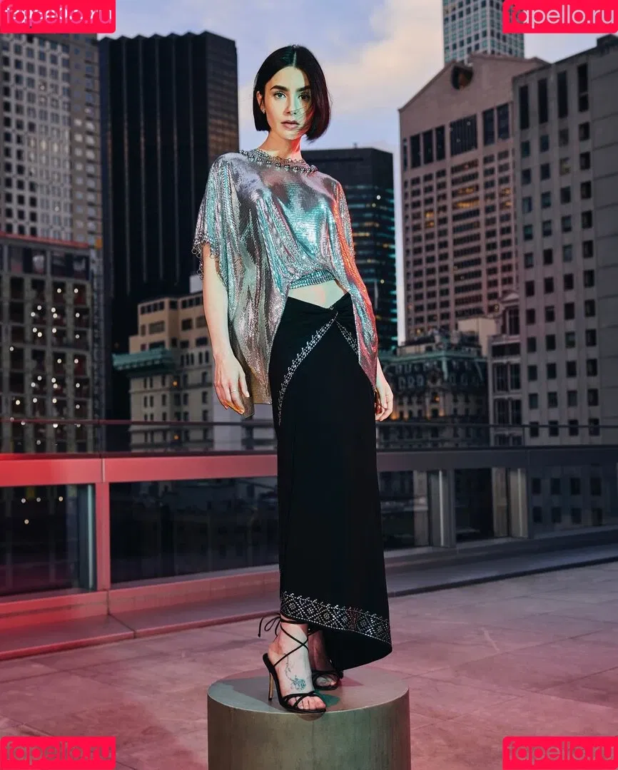 Lily Collins / lily_collins / lilyjcollins Onlyfans Photo Gallery 