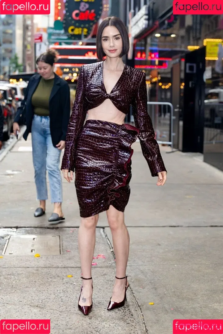 Lily Collins / lily_collins / lilyjcollins Onlyfans Photo Gallery 