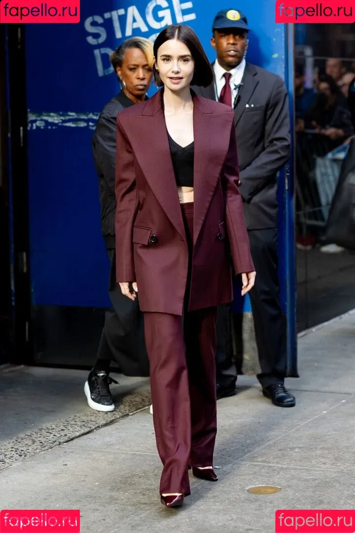 Lily Collins / lily_collins / lilyjcollins Onlyfans Photo Gallery 