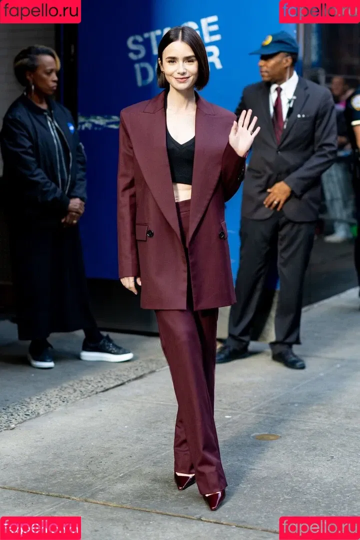 Lily Collins / lily_collins / lilyjcollins Onlyfans Photo Gallery 