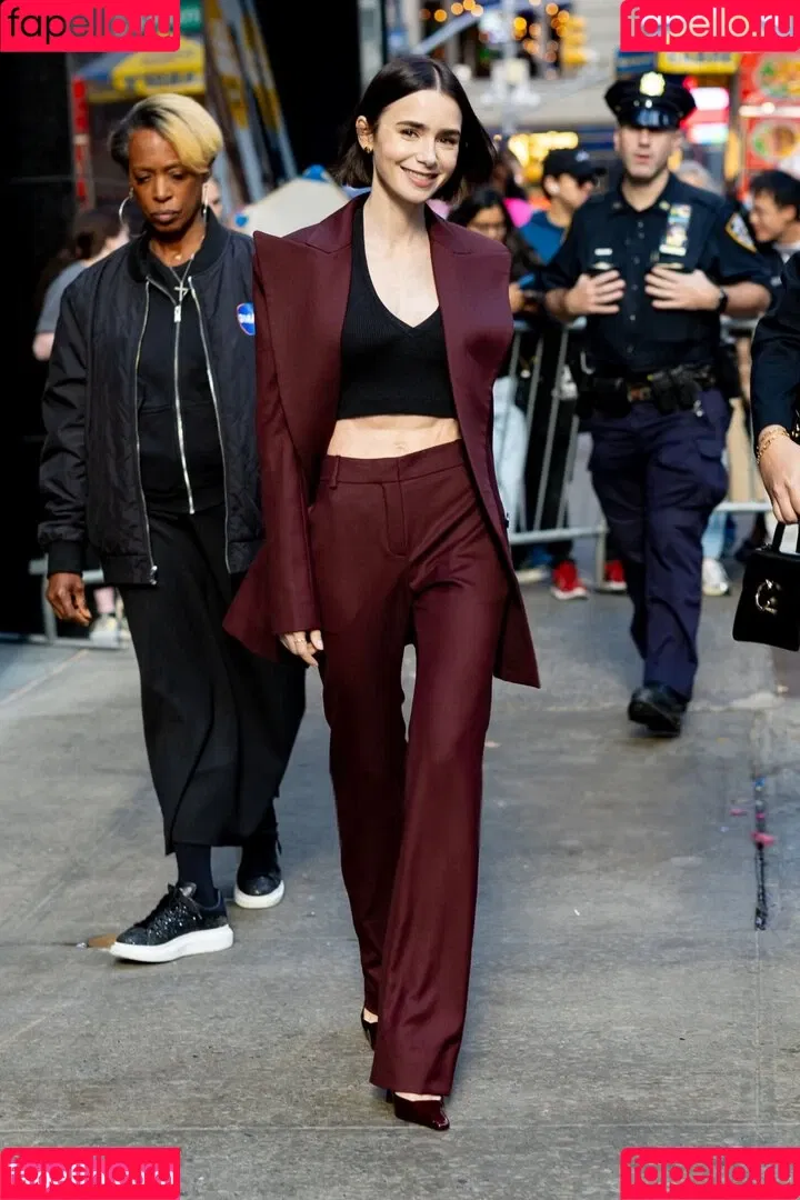 Lily Collins / lily_collins / lilyjcollins Onlyfans Photo Gallery 