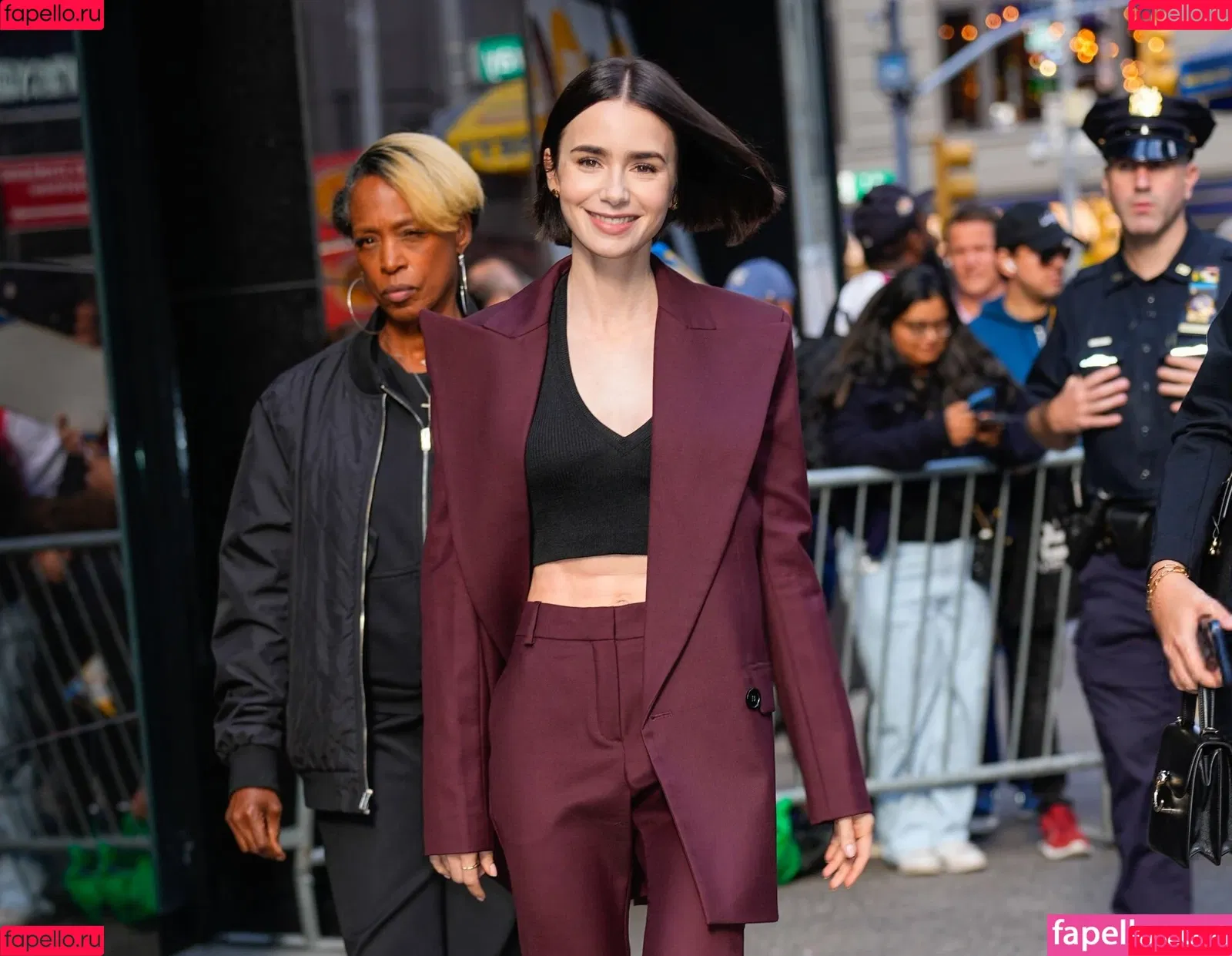 Lily Collins / lily_collins / lilyjcollins Onlyfans Photo Gallery 