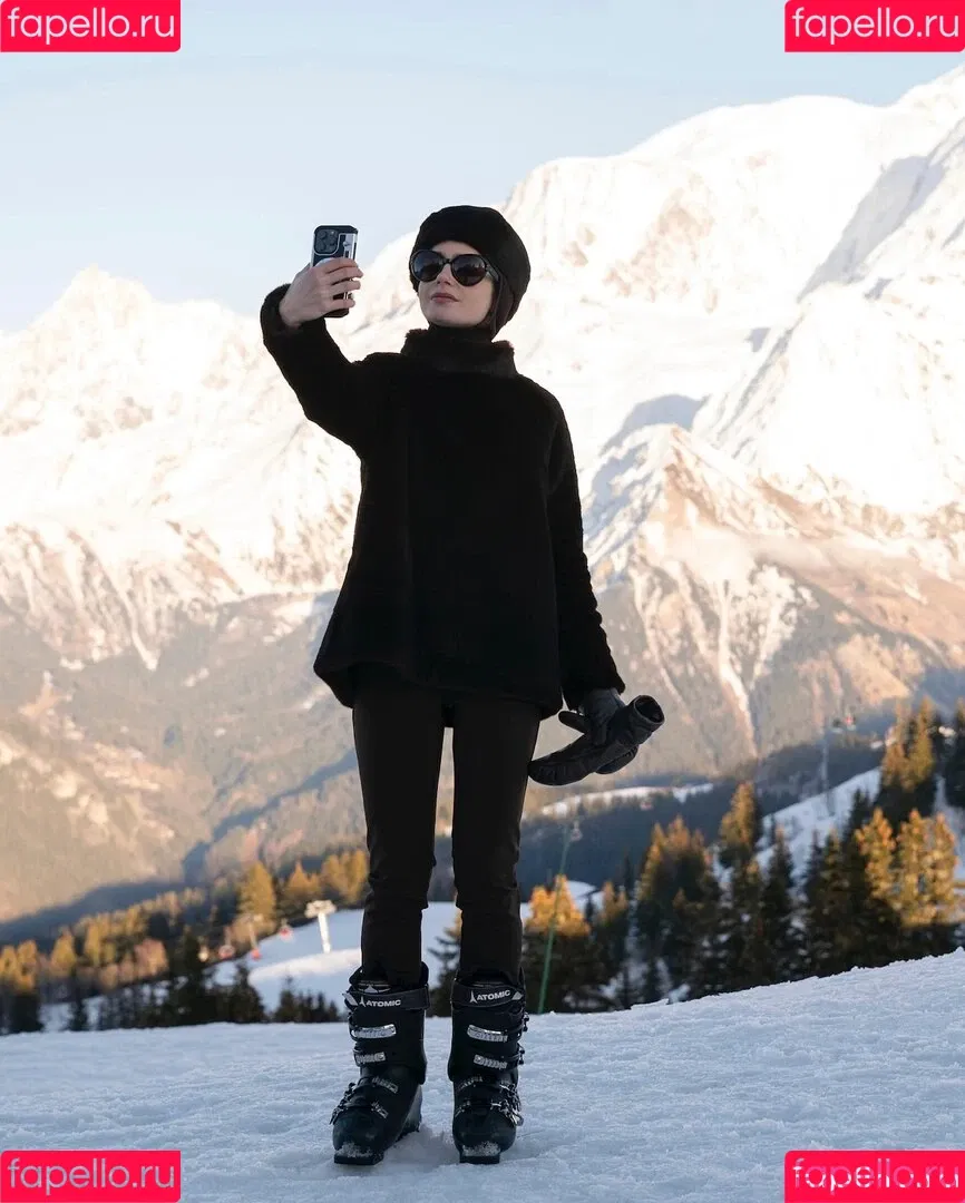 Lily Collins / lily_collins / lilyjcollins Onlyfans Photo Gallery 