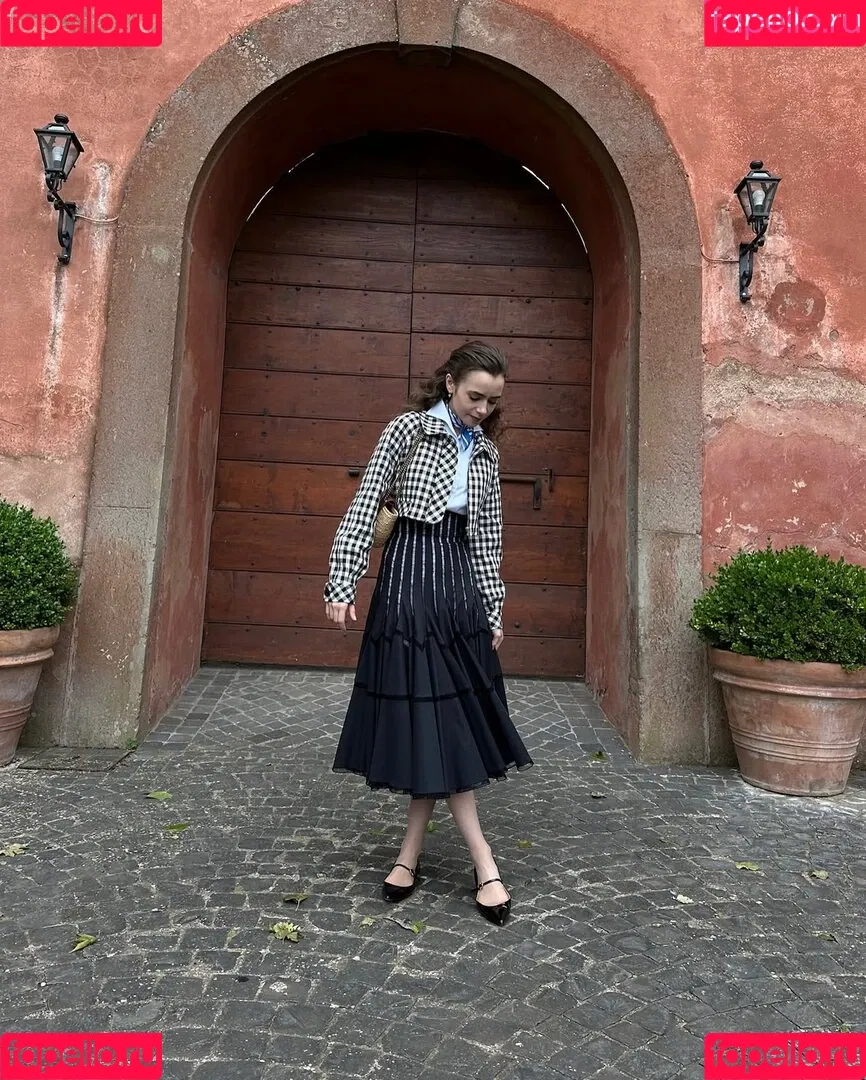 Lily Collins / lily_collins / lilyjcollins Onlyfans Photo Gallery 