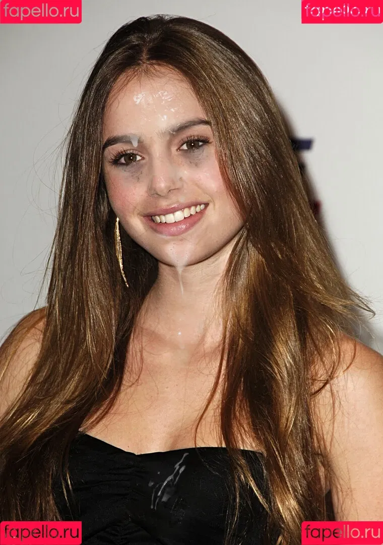 Lily Collins / lily_collins / lilyjcollins Onlyfans Photo Gallery 