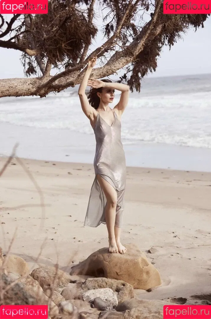 Lily Collins / lily_collins / lilyjcollins Onlyfans Photo Gallery 