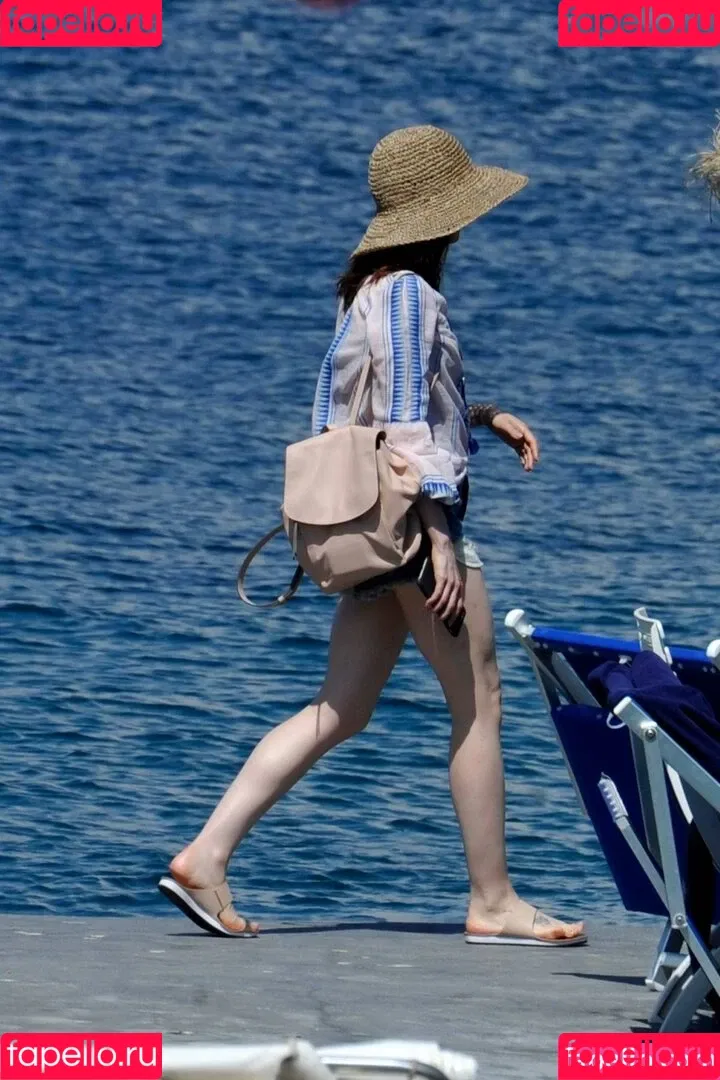 Lily Collins / lily_collins / lilyjcollins Onlyfans Photo Gallery 