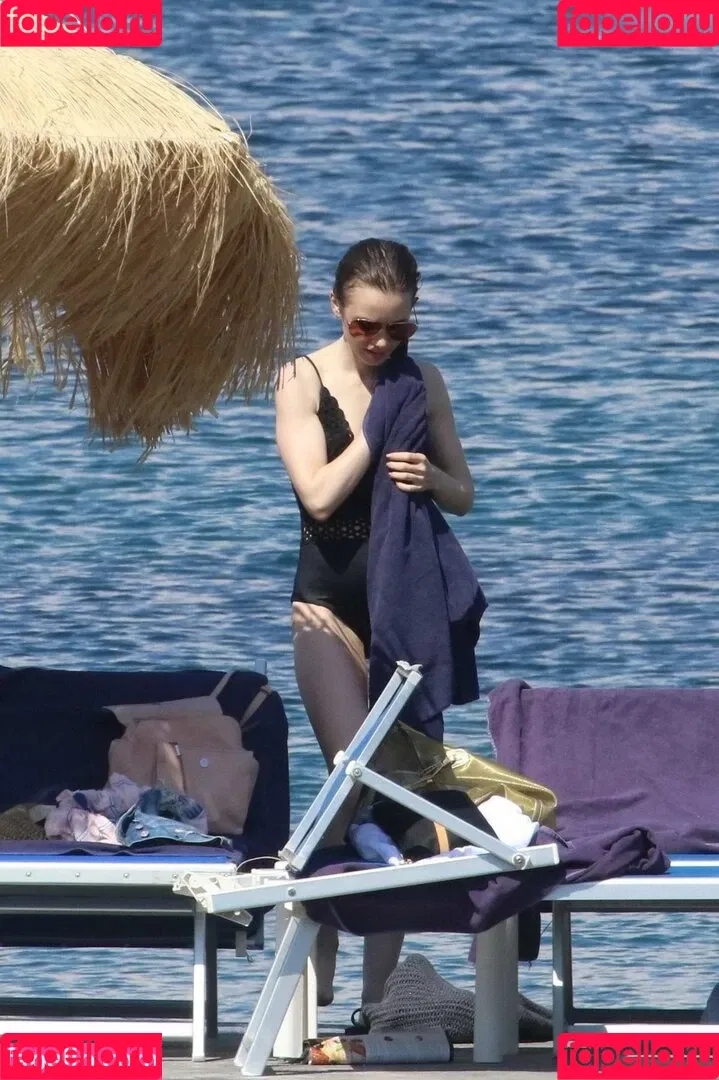 Lily Collins / lily_collins / lilyjcollins Onlyfans Photo Gallery 
