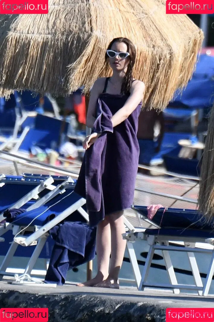 Lily Collins / lily_collins / lilyjcollins Onlyfans Photo Gallery 