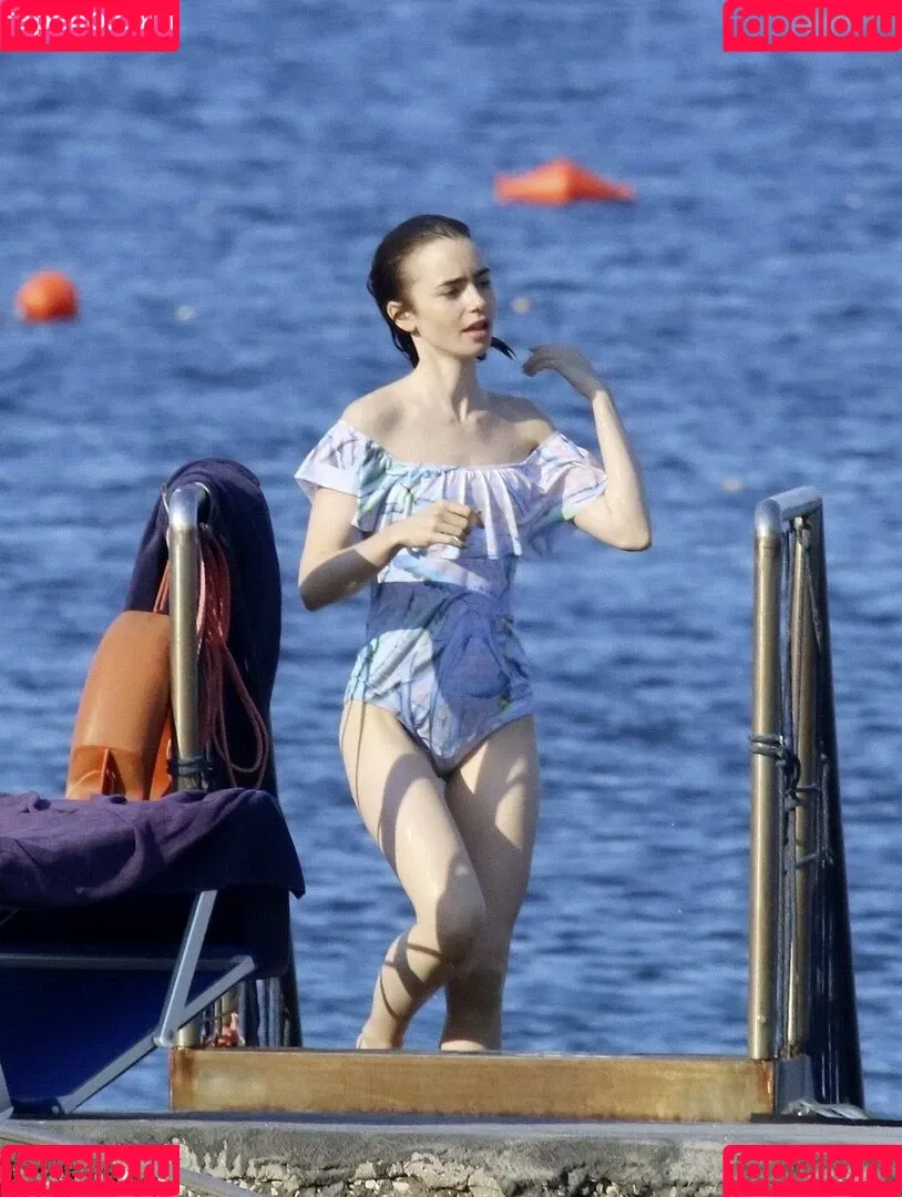 Lily Collins / lily_collins / lilyjcollins Onlyfans Photo Gallery 