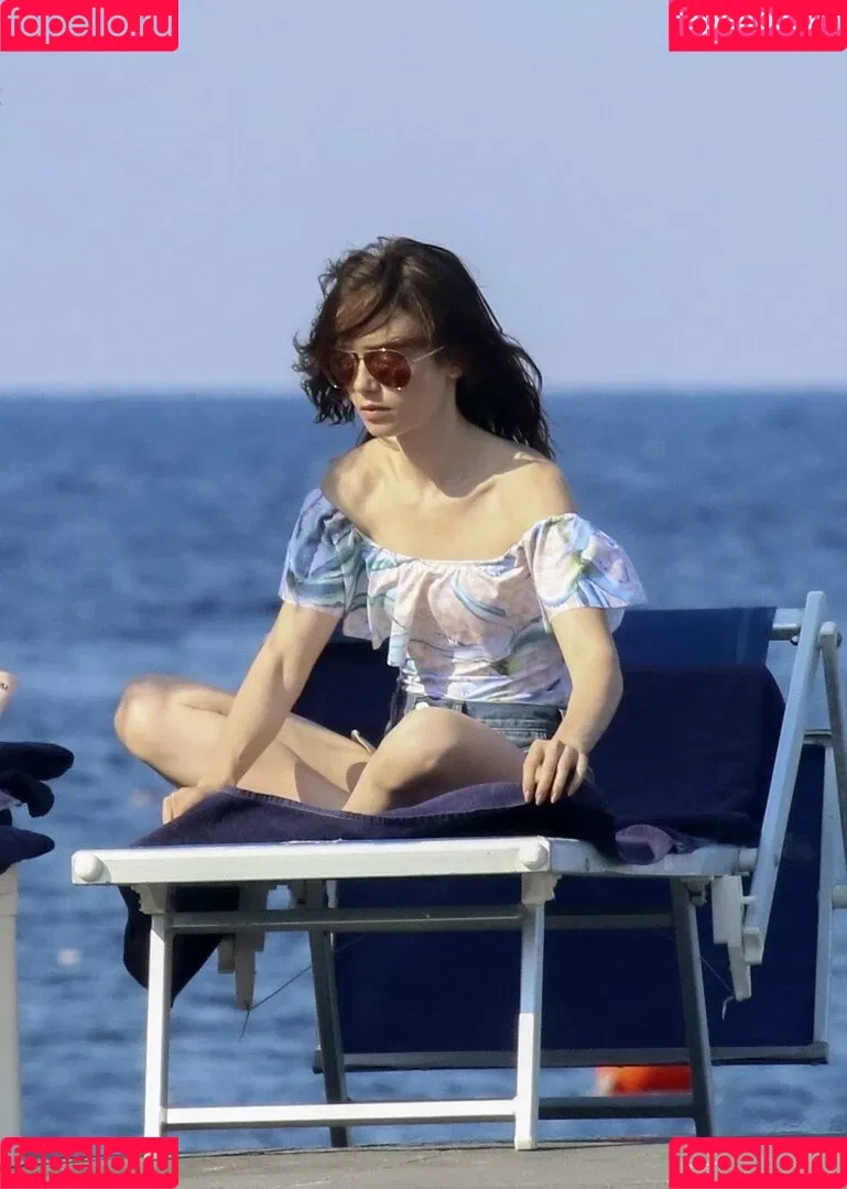 Lily Collins / lily_collins / lilyjcollins Onlyfans Photo Gallery 