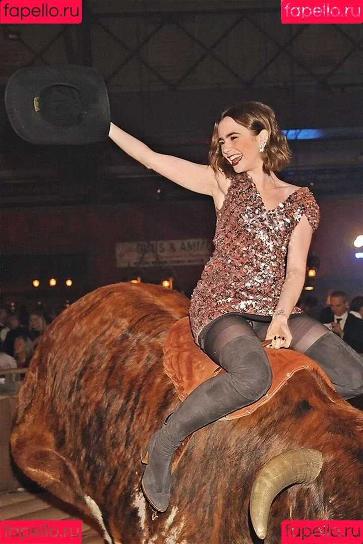 Lily Collins / lily_collins / lilyjcollins Onlyfans Photo Gallery 