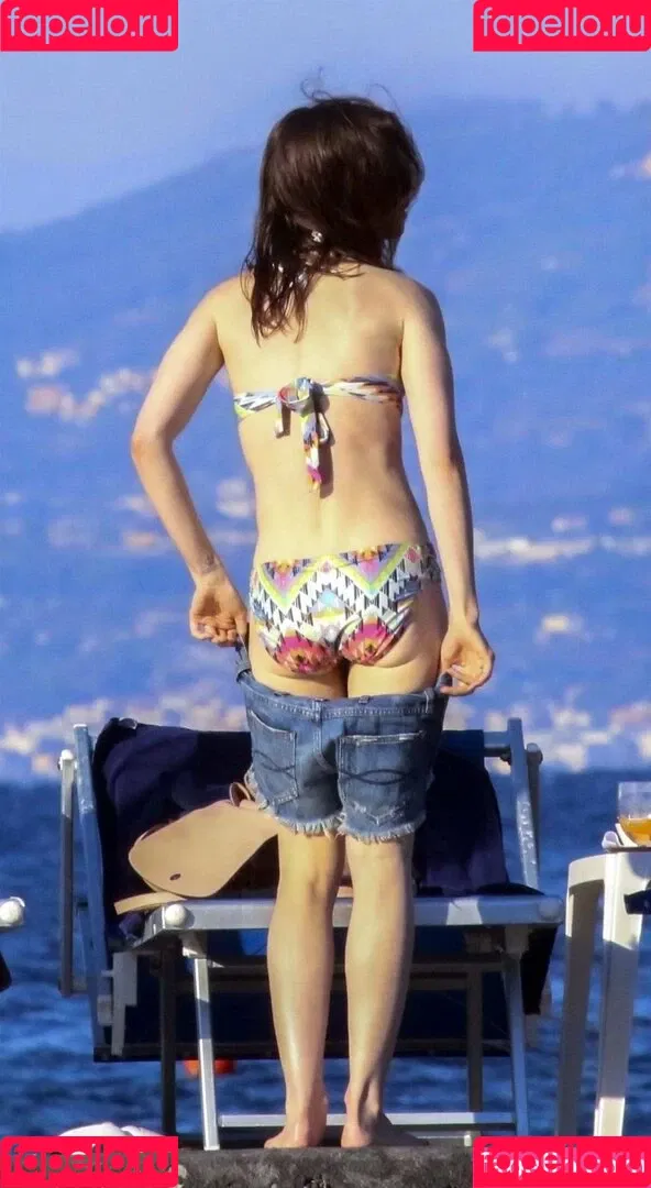 Lily Collins / lily_collins / lilyjcollins Onlyfans Photo Gallery 