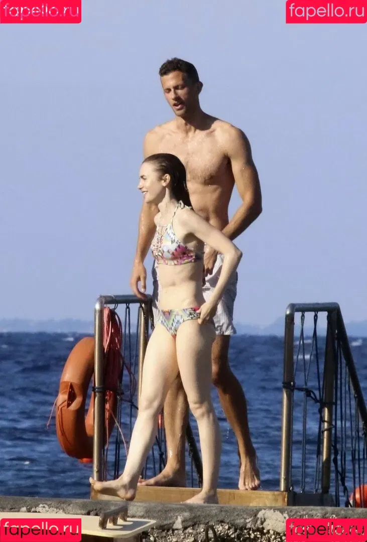 Lily Collins / lily_collins / lilyjcollins Onlyfans Photo Gallery 