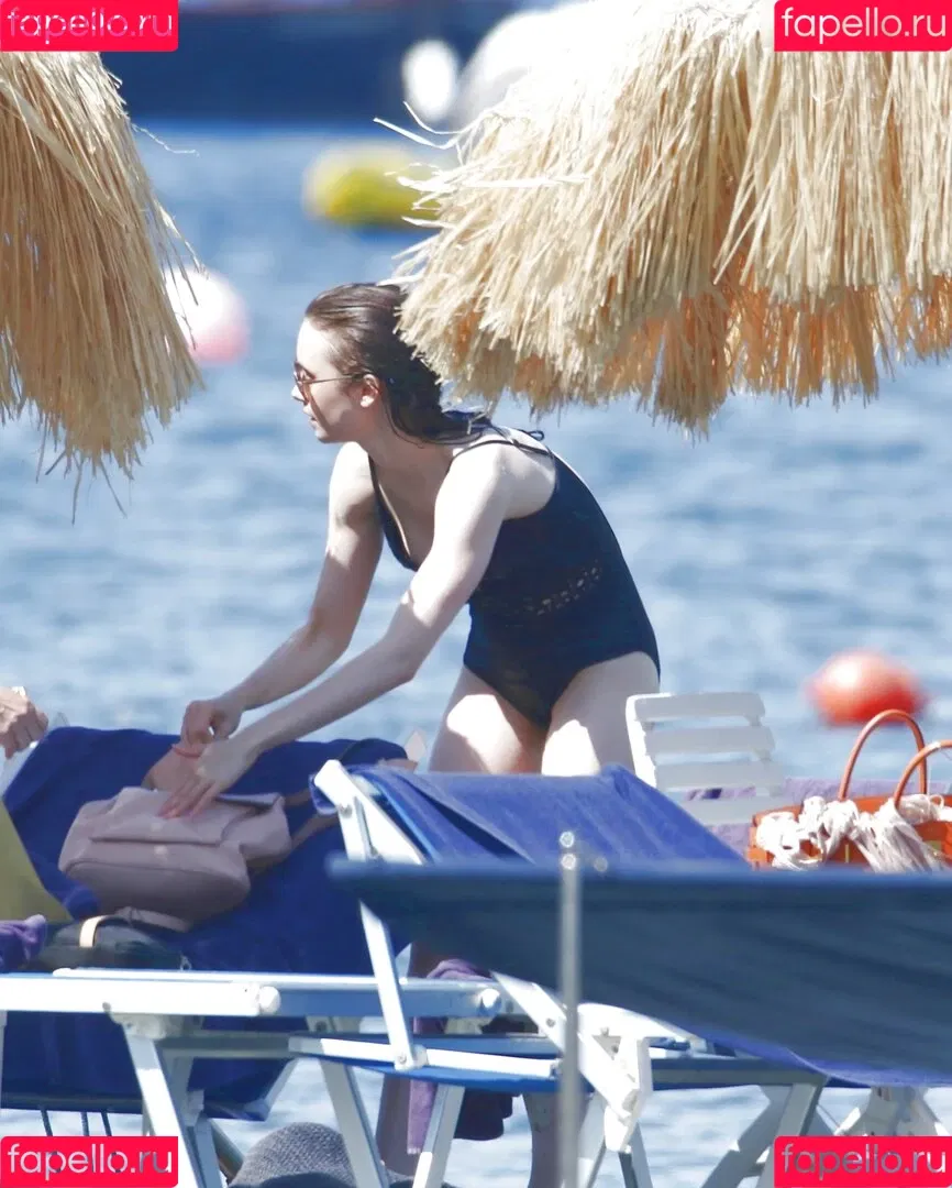 Lily Collins / lily_collins / lilyjcollins Onlyfans Photo Gallery 