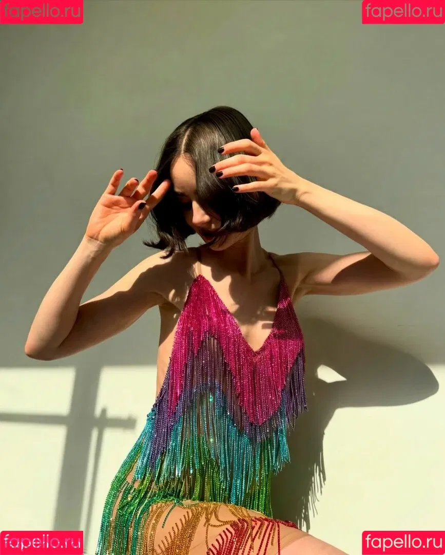 Lily Collins / lily_collins / lilyjcollins Onlyfans Photo Gallery 