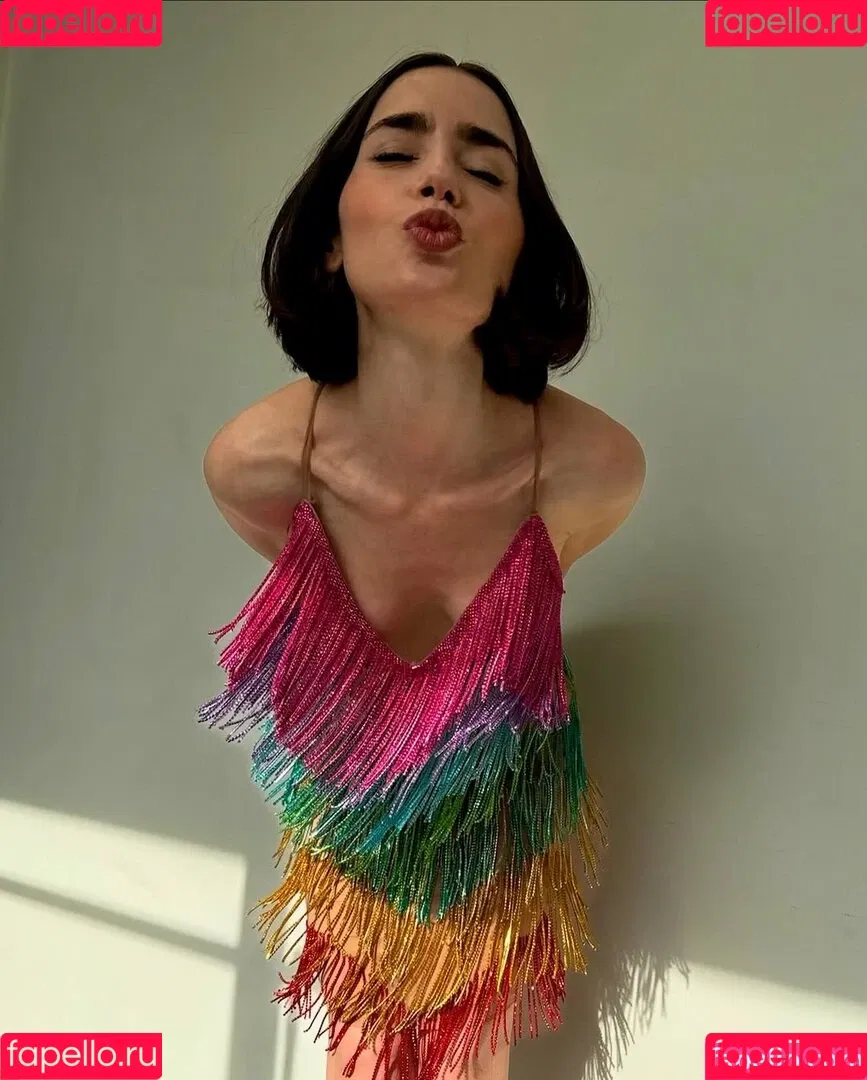 Lily Collins / lily_collins / lilyjcollins Onlyfans Photo Gallery 