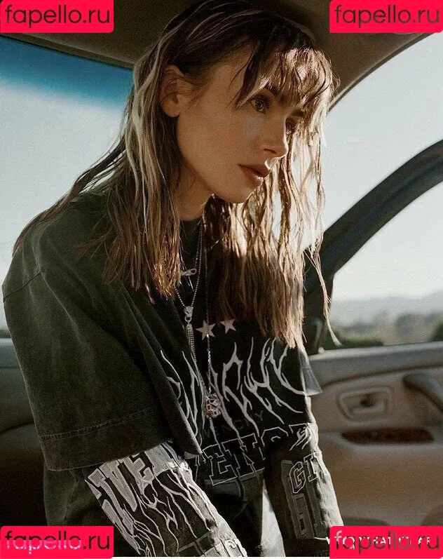 Lily Collins / lily_collins / lilyjcollins Onlyfans Photo Gallery 