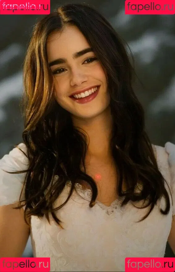 Lily Collins / lily_collins / lilyjcollins Onlyfans Photo Gallery 
