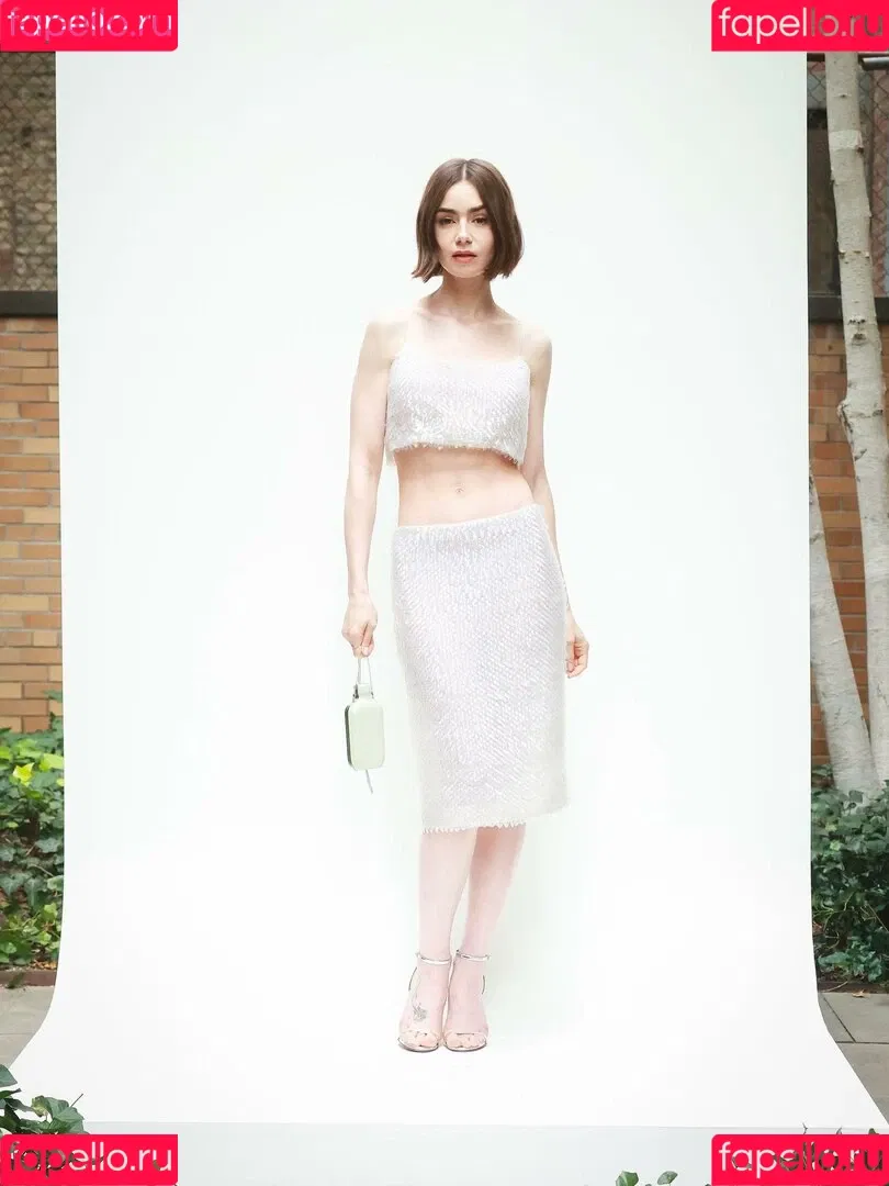 Lily Collins / lily_collins / lilyjcollins Onlyfans Photo Gallery 