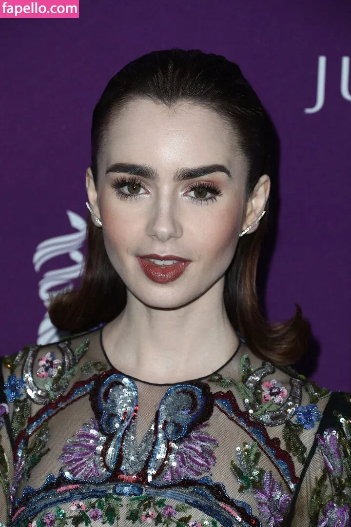 Lily Collins / lily_collins / lilyjcollins Onlyfans Photo Gallery 