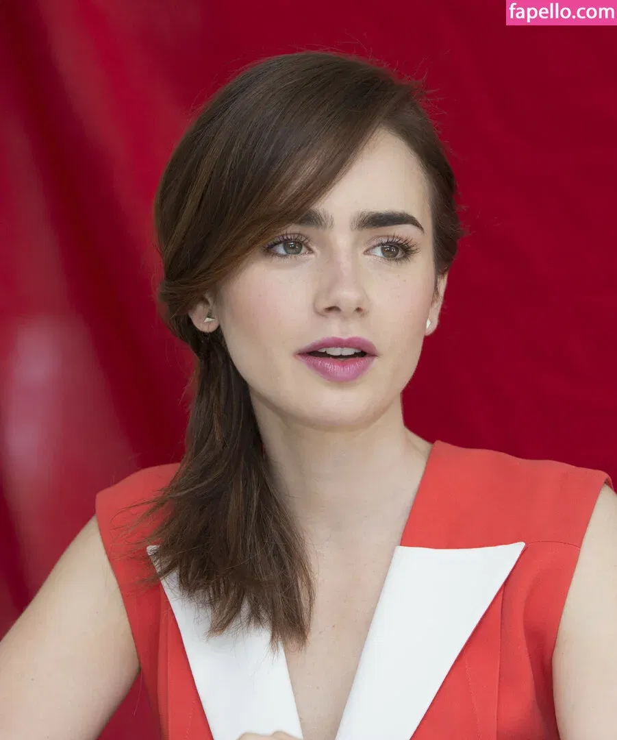 Lily Collins / lily_collins / lilyjcollins Onlyfans Photo Gallery 