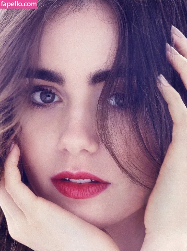 Lily Collins / lily_collins / lilyjcollins Onlyfans Photo Gallery 