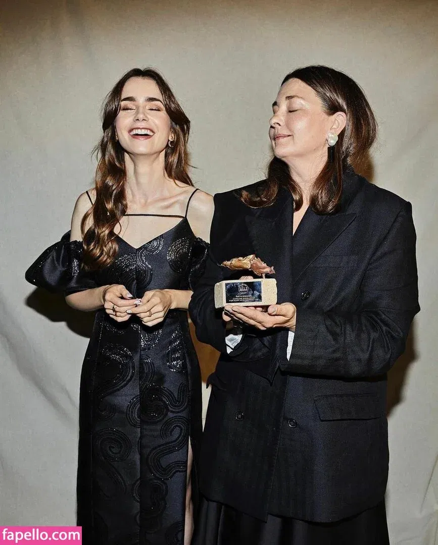 Lily Collins / lily_collins / lilyjcollins Onlyfans Photo Gallery 