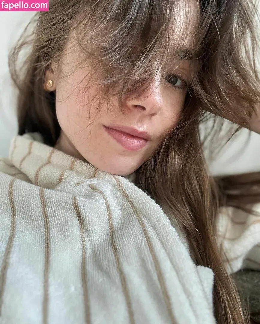 Lily Collins / lily_collins / lilyjcollins Onlyfans Photo Gallery 