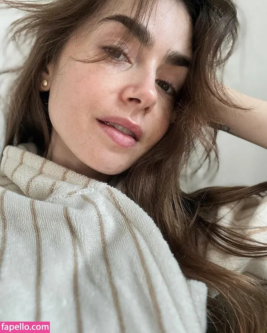Lily Collins / lily_collins / lilyjcollins Onlyfans Photo Gallery 