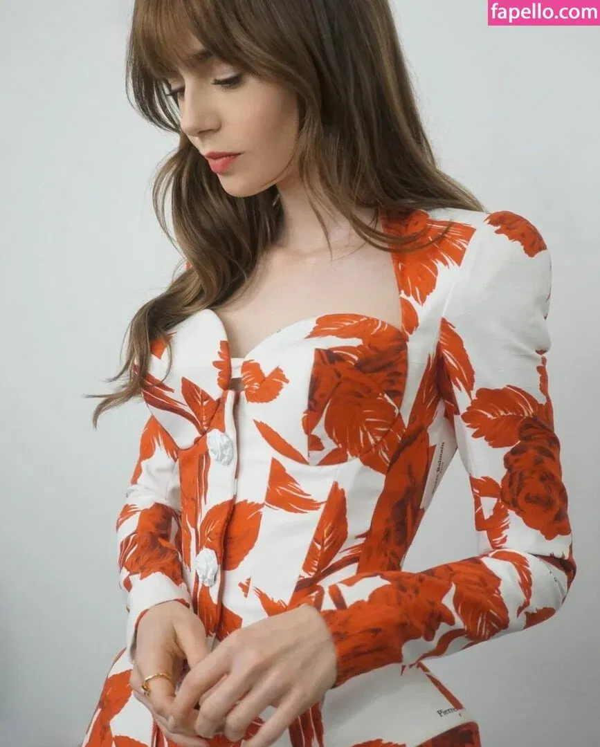 Lily Collins / lily_collins / lilyjcollins Onlyfans Photo Gallery 