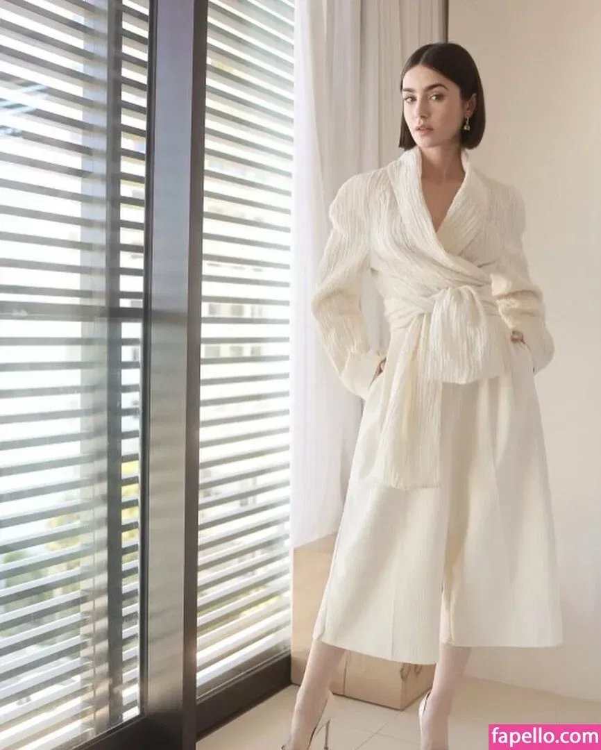 Lily Collins / lily_collins / lilyjcollins Onlyfans Photo Gallery 