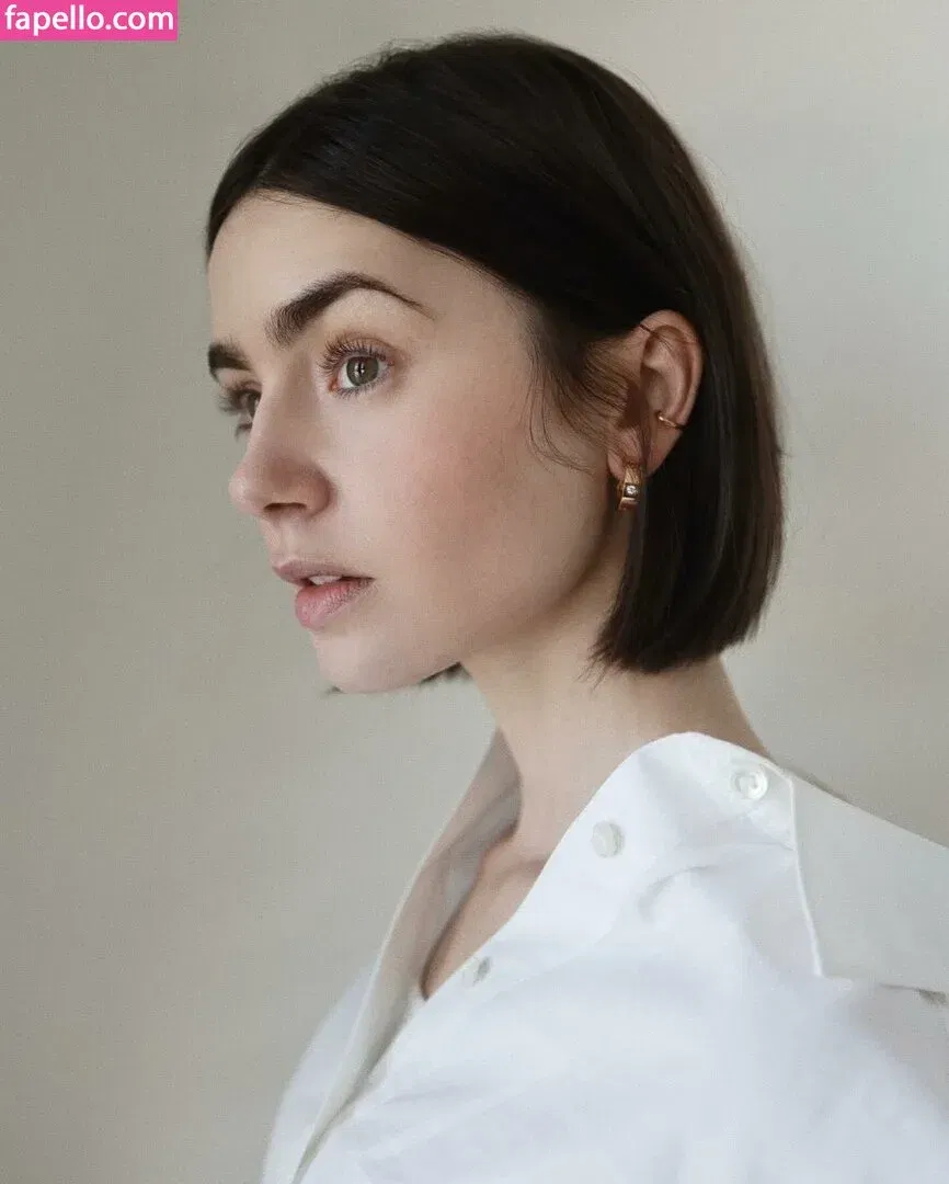 Lily Collins / lily_collins / lilyjcollins Onlyfans Photo Gallery 