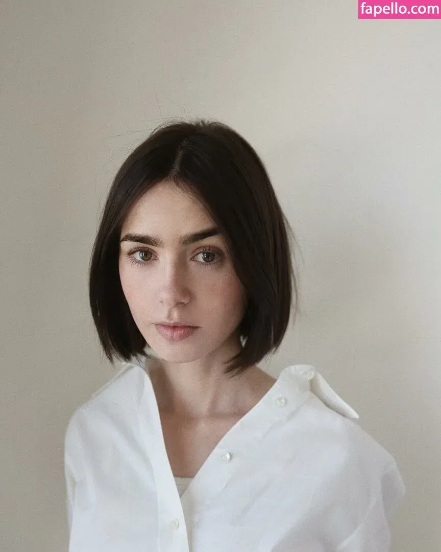 Lily Collins / lily_collins / lilyjcollins Onlyfans Photo Gallery 