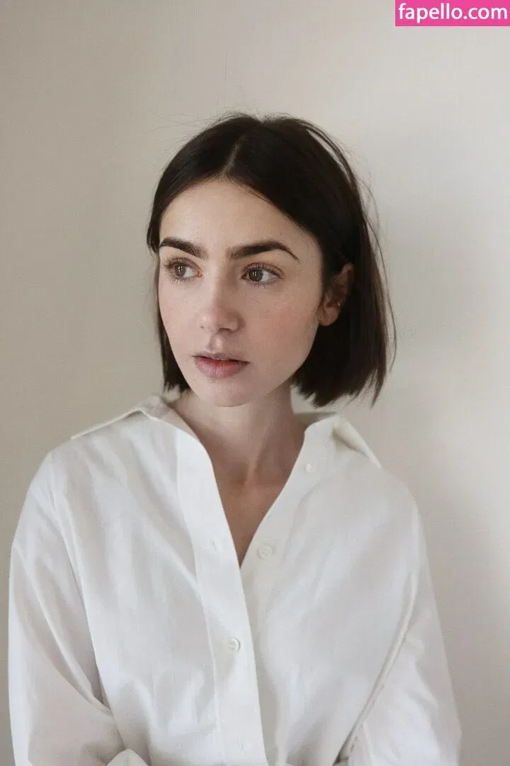 Lily Collins / lily_collins / lilyjcollins Onlyfans Photo Gallery 