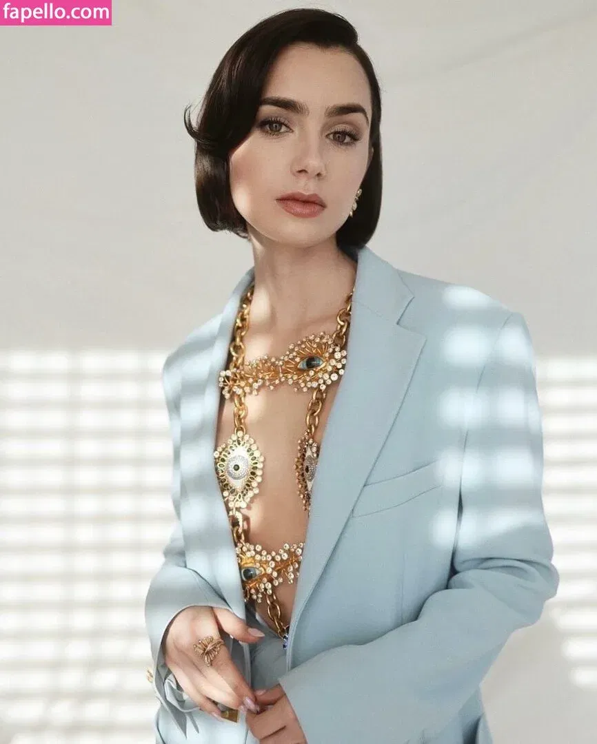 Lily Collins / lily_collins / lilyjcollins Onlyfans Photo Gallery 