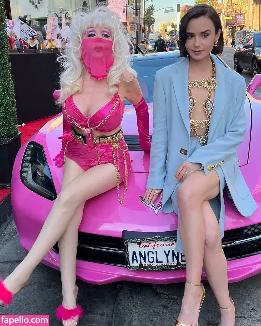 Lily Collins / lily_collins / lilyjcollins Onlyfans Photo Gallery 