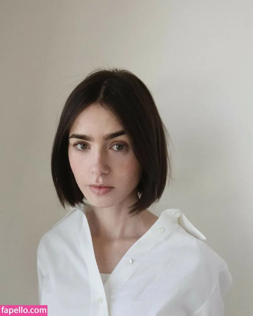 Lily Collins / lily_collins / lilyjcollins Onlyfans Photo Gallery 