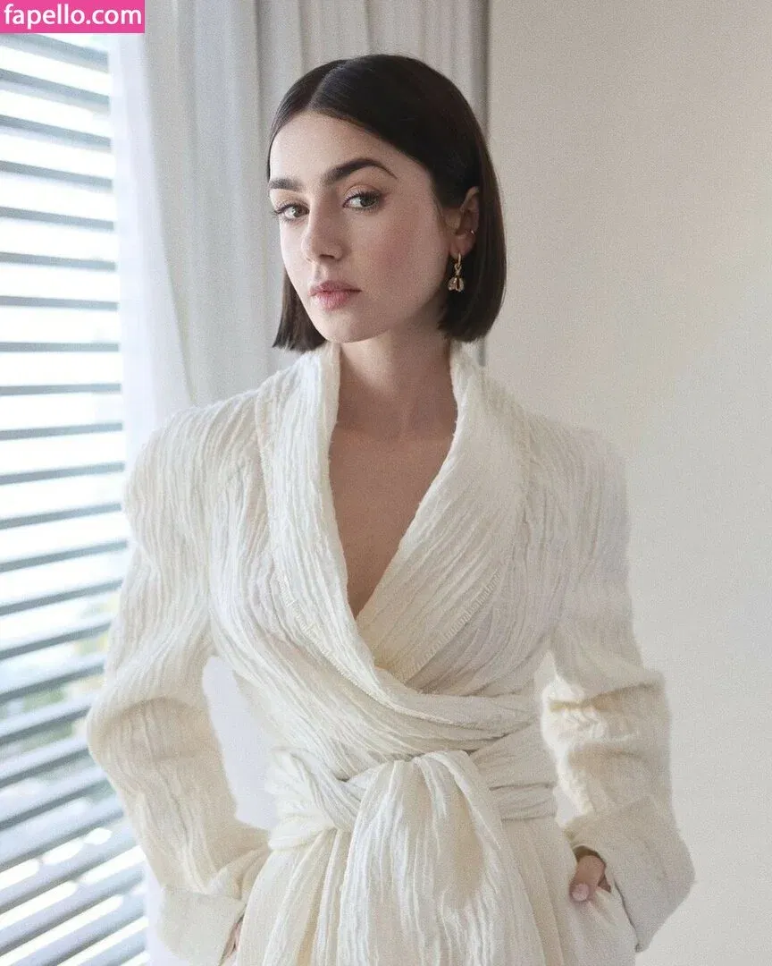 Lily Collins / lily_collins / lilyjcollins Onlyfans Photo Gallery 