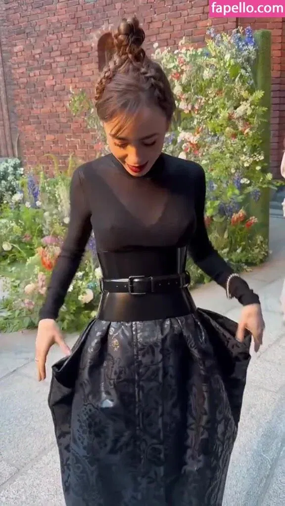 Lily Collins / lily_collins / lilyjcollins Onlyfans Photo Gallery 