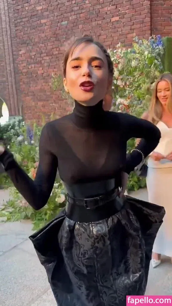 Lily Collins / lily_collins / lilyjcollins Onlyfans Photo Gallery 