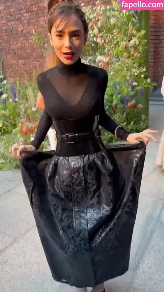 Lily Collins / lily_collins / lilyjcollins Onlyfans Photo Gallery 